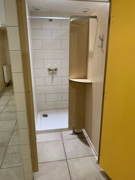 Bloc sanitaire - douches